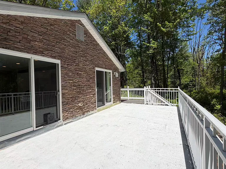 23 Hillcrest Rd #A — Photo 3