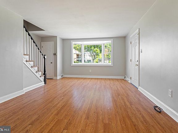 4th image of 322 Lakeview Dr