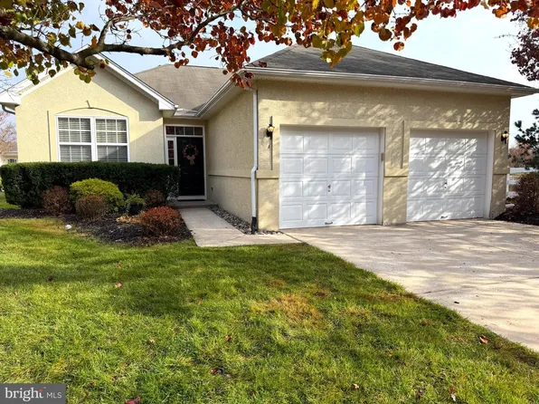 1 Caserta Dr, Sewell, NJ 08080