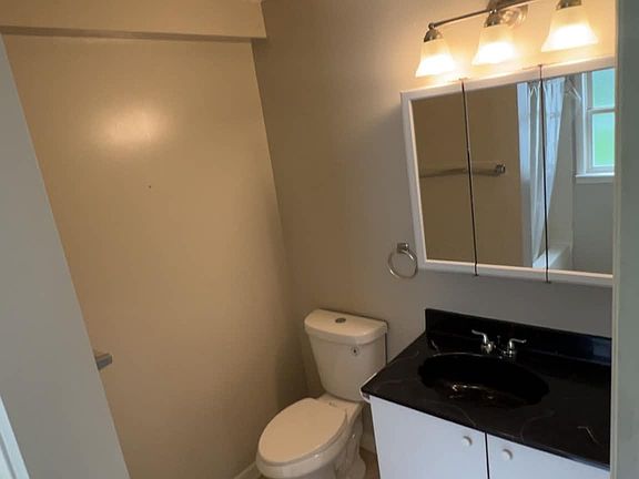 4th image of 8709 W Long Lake Rd APT 3