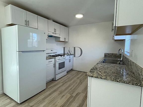 5th image of 3764 46th St