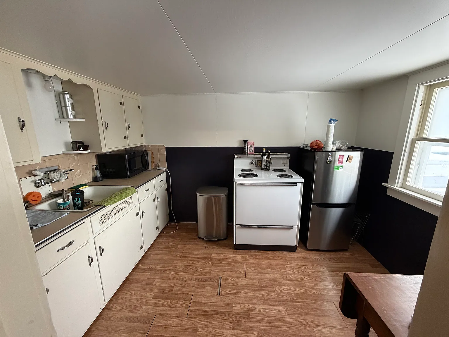 1 bed, 900 sqft, $1,200 — Photo 3