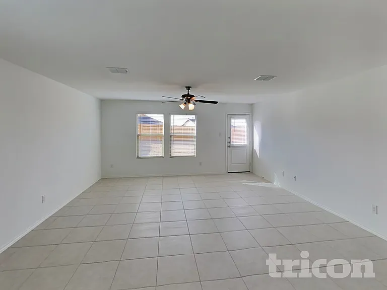 8412 Bell Ridge Ln — Photo 3