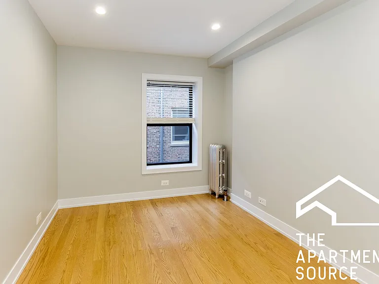 510 W Cornelia Ave #2 — Photo 5