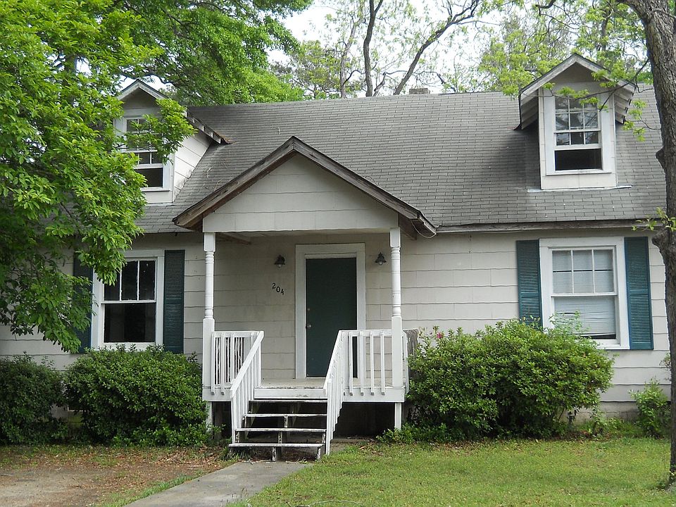 1st image of 204 W Southport St