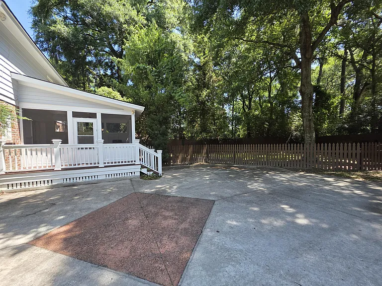 275 N Hobcaw Dr — Photo 26
