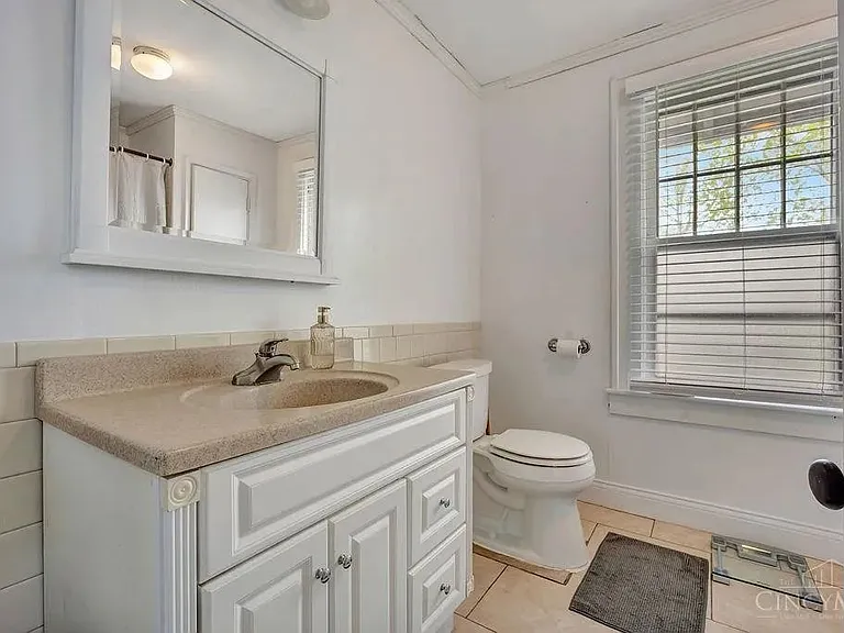 719 S College Ave — Photo 5