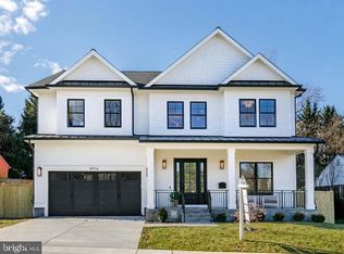 8914 Ridge Pl, Bethesda, MD 20817