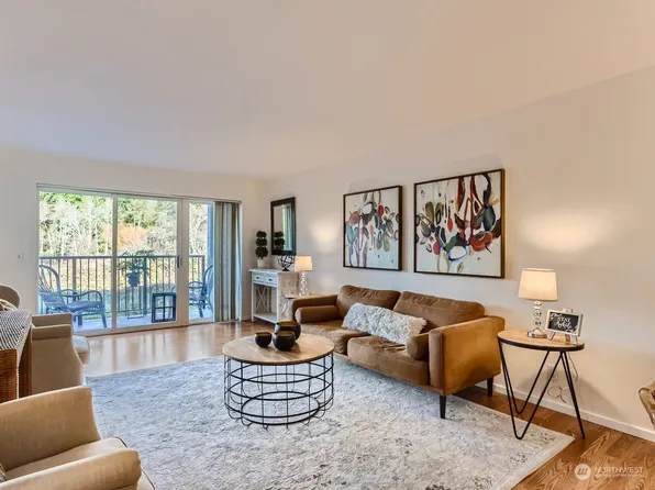 12701 NE 9th Place #D204, Bellevue, WA 98005