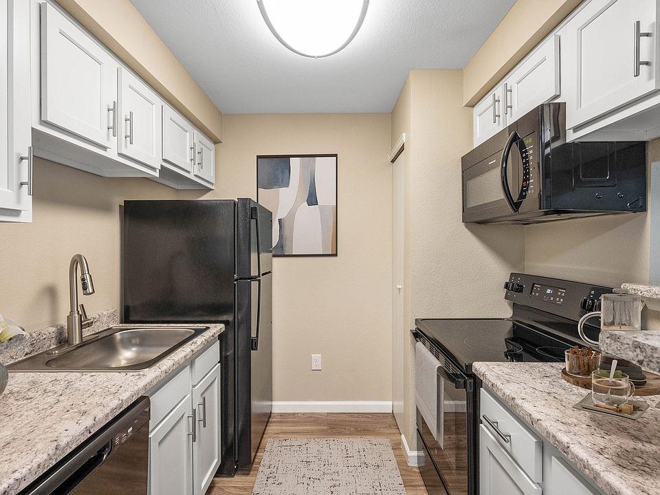 BellaTerra_2025_kitchen_virtuallystaged