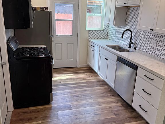 2nd image of 3343 Idlewild Way