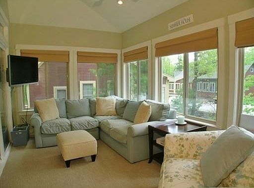 3rd image of 6 Ravine Way
