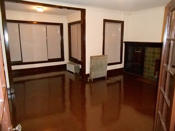 4th image of 4852 S Michigan Ave #3