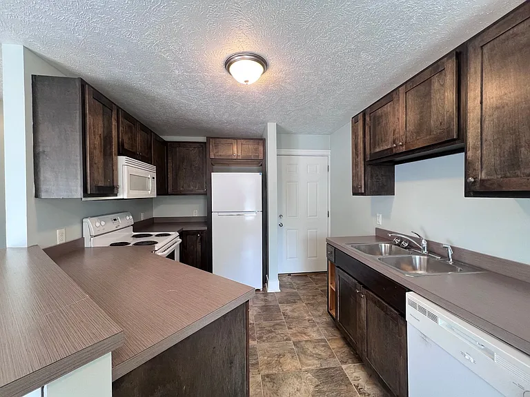 Weathervane Apartments — Photo 18