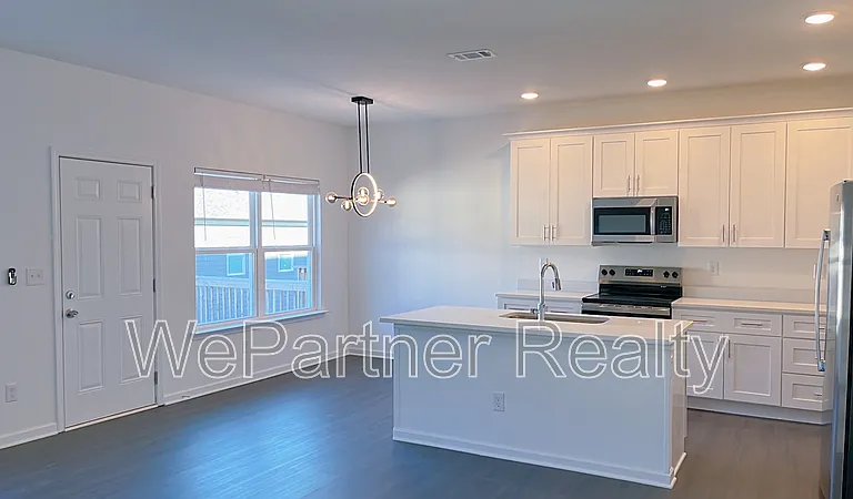 31 Sandstone Dr — Photo 6