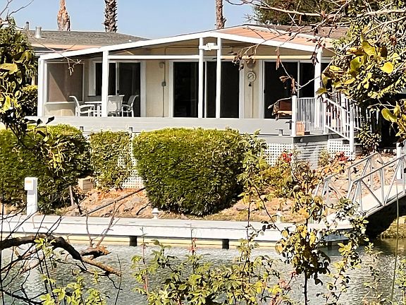 2nd image of 141 Oxbow Marina Drive