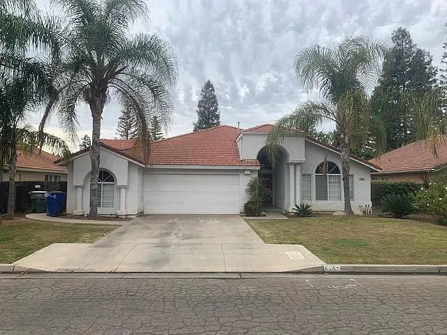 8357 N Barton Ave photo 1