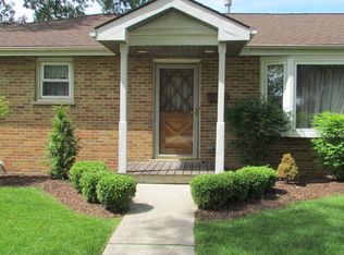 517 Spring St, Roselle, IL 60172