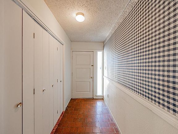 2nd image of 2607 Cimmaron Ave