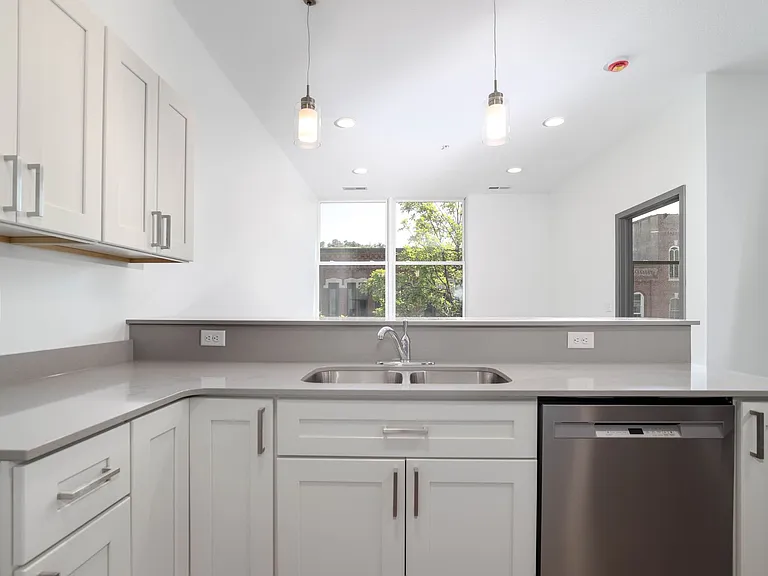 222 Bush St #205 — Photo 1