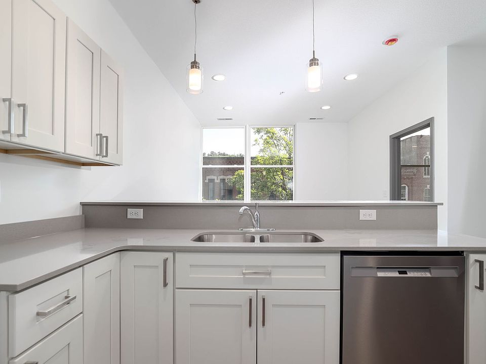 1st image of 222 Bush St #207