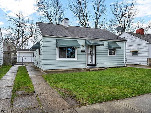3rd image of 13117 Wainfleet Ave