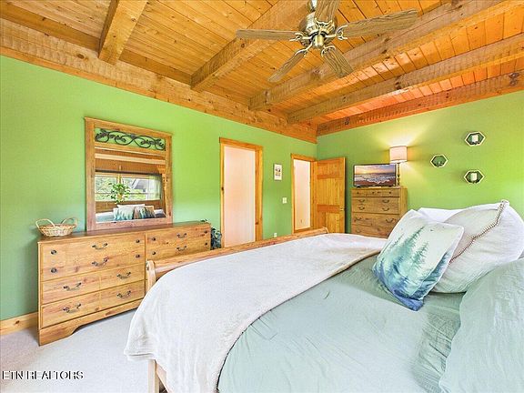 24th image of 1457 Smithfield Rd