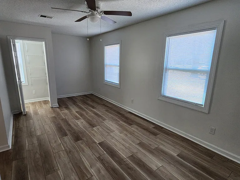 8006 Hemby Wood Dr — Photo 24