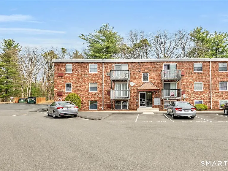 513 Emmett St #B11 — Photo 3