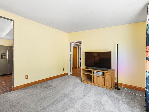 5th image of 8511 McLaughlin Ln