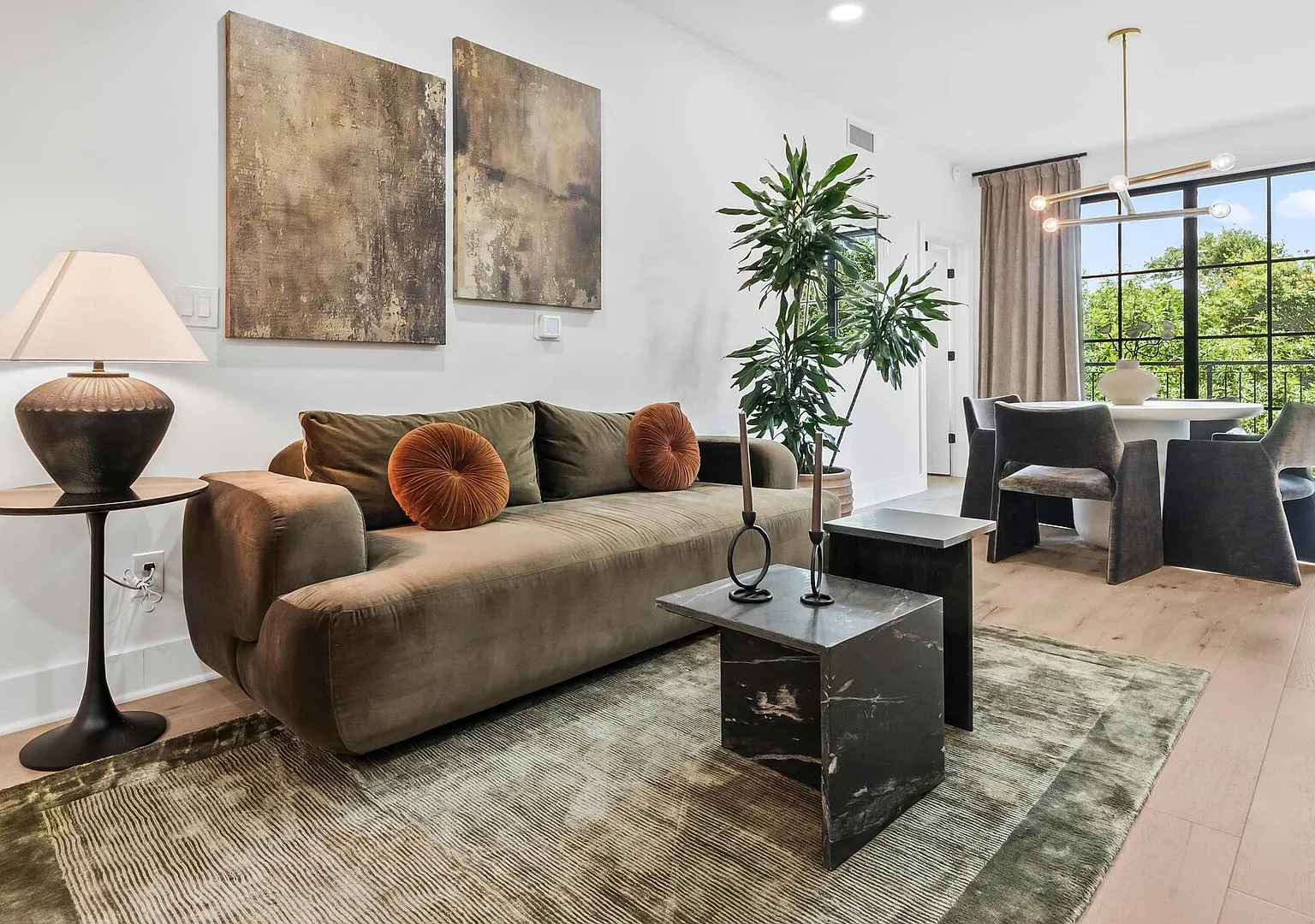 Olive Stone Modern Penthouse Near Mercedes Benz — Photo 2