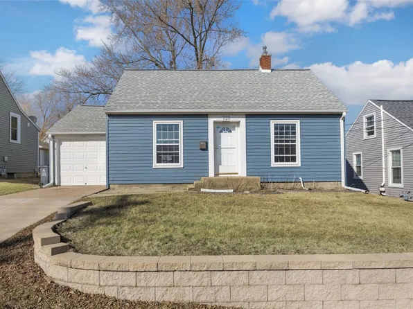 725 Memorial Dr SE, Cedar Rapids, IA 52403