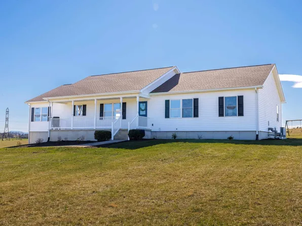 810 Rockfish Rd, Waynesboro, VA 22980