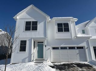 375 Old Farm Rd, South Burlington, VT 05403