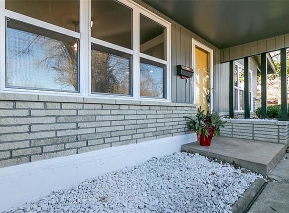 4th image of 2192 Sagamore Dr