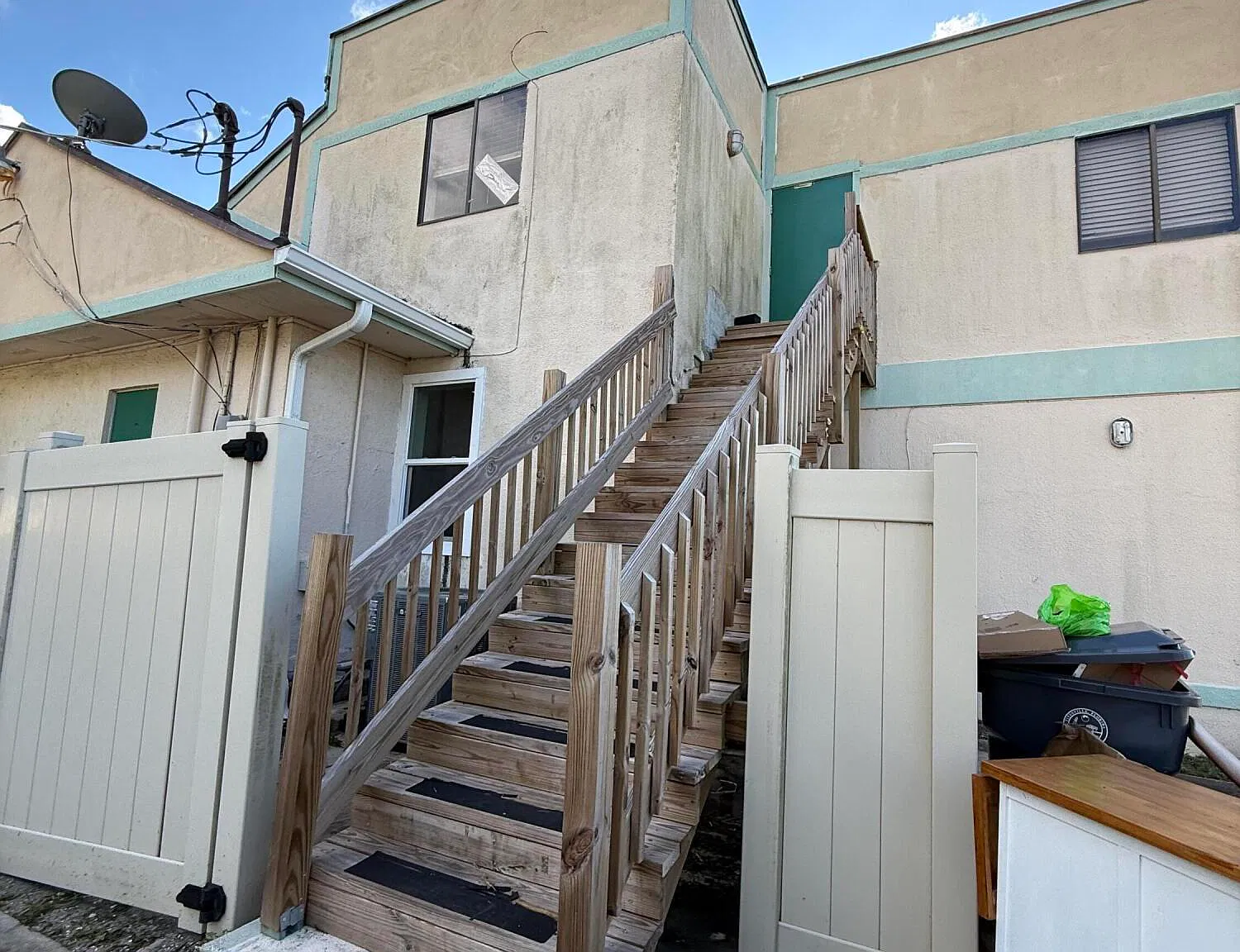 1 bed, 1.0 bath, 1066 sqft, $1,000 — Photo 2