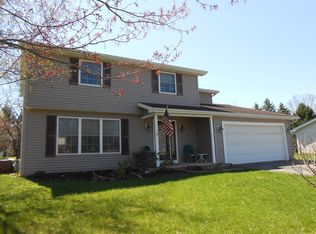 6187 Buckskin Dr, Farmington, NY 14425