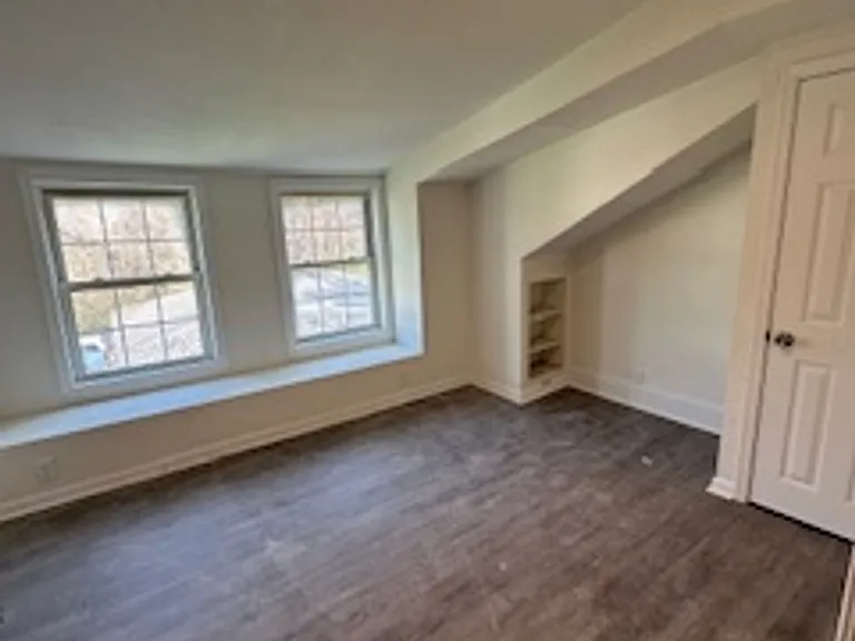 3214 Peronne Ave — Photo 8