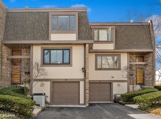 238 Charles Pl, Wilmette, IL