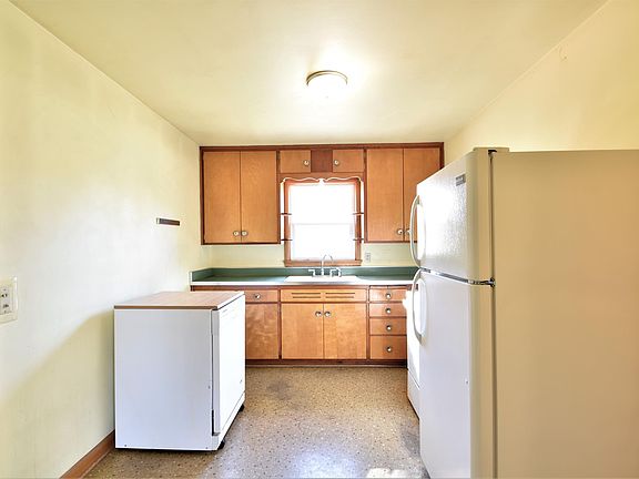 5th image of 6527 Troup Ave