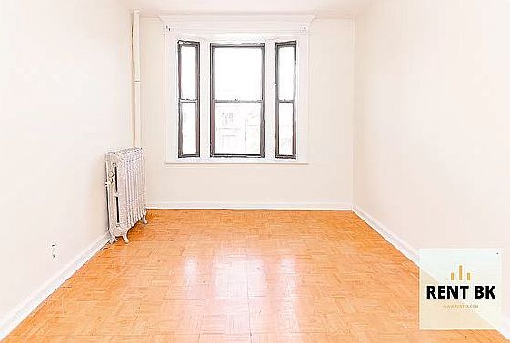3rd image of 600 Park Pl #15L