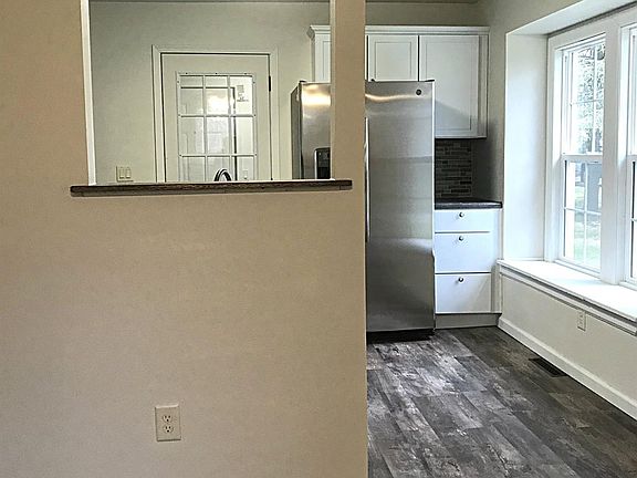 4th image of 103 NE C St