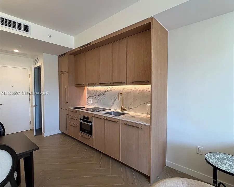 2700 NW 2nd Ave #416