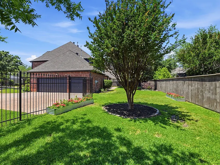 1020 Highland Oaks Dr — Photo 37