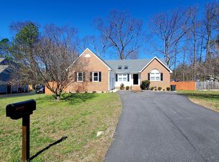 4101 Kings Gate Rd, Chester, VA 23831