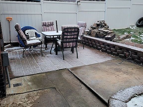 3rd image of 433 Lake St