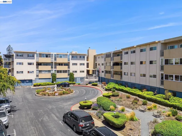 2137 Otis Dr APT 302, Alameda, CA 94501