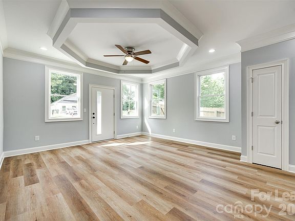 3rd image of 500 Dawn Cir #A