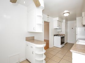 5 W Pine St, Alhambra, CA
