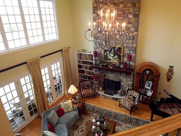 4th image of 1855 Bellcroft Ln